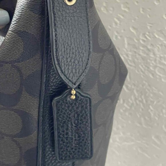 COACH VAL DUFFLE WOMEN'S SIGNATURE CANVAS/PEBBLE LEATHER CROSSBODY BAG NWOT - Picture 9 of 14